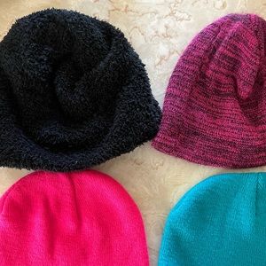 Lot of 4 Children’s Beanies